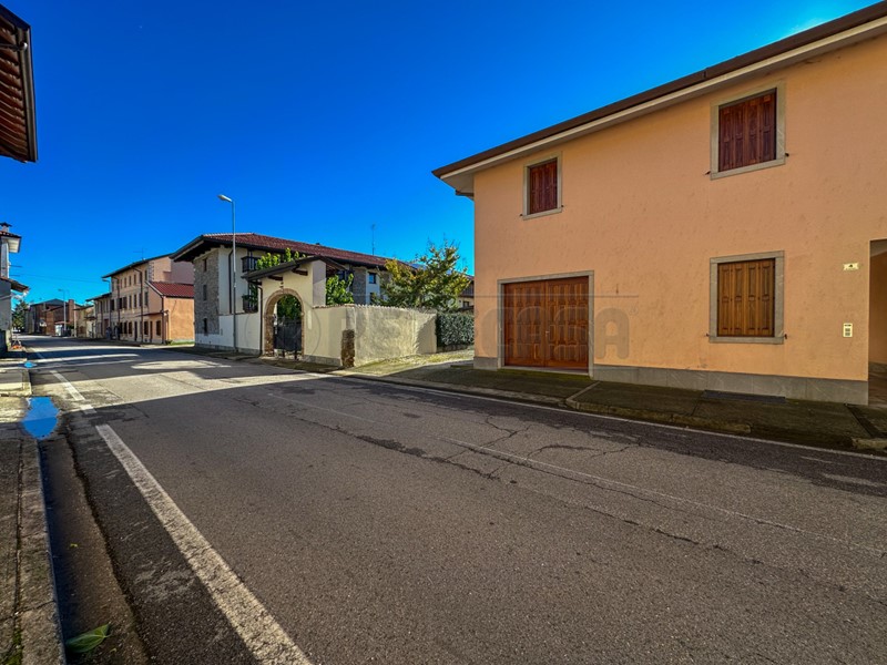 Casa Indipendente in Vendita a Mortegliano, zona Chiasiellis, 149'000€, 202 m²