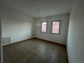 Ufficio in Affitto a Rosà, 1'500&euro;, 150 m²