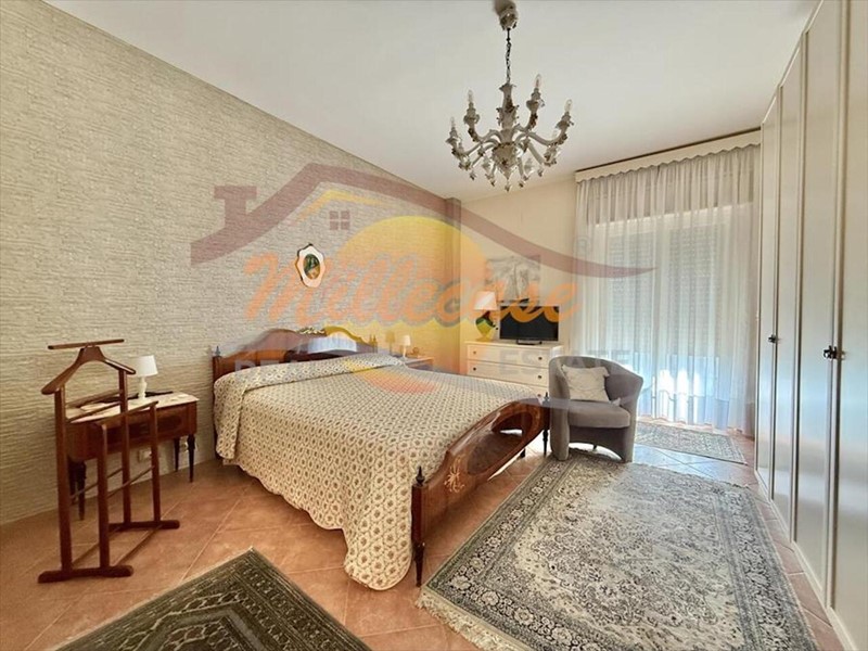 Appartamento in Vendita a Siracusa, zona Tisia - Tica - Zecchino, 145'000€, 153 m²