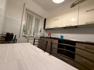 Trilocale in Vendita a La Spezia, zona Periferia NORD/OVEST, 125'000€, 70 m², arredato