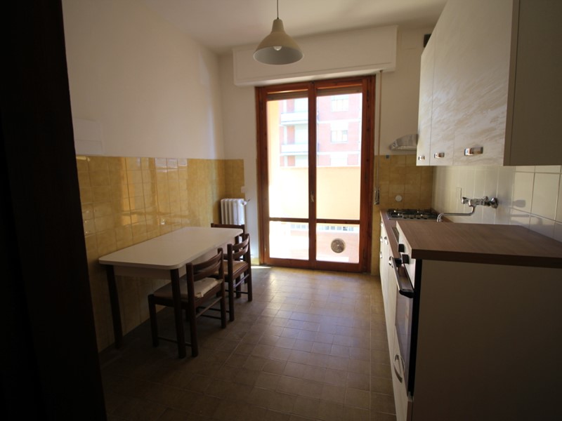 Trilocale in Vendita a Firenze, zona Novoli, 270'000&euro;, 80 m²