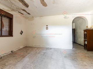 Casa Indipendente in Vendita a Siracusa, zona Ognina, 110'000&euro;, 93 m², con Box