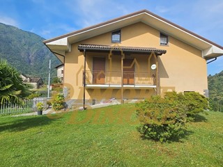 Casa Indipendente in Vendita a Calasca Castiglione, 300'000€, 180 m², arredato, con Box