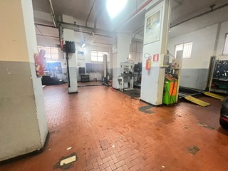 Magazzino in Vendita a Genova, zona San Martino, 360'000&euro;, 530 m²