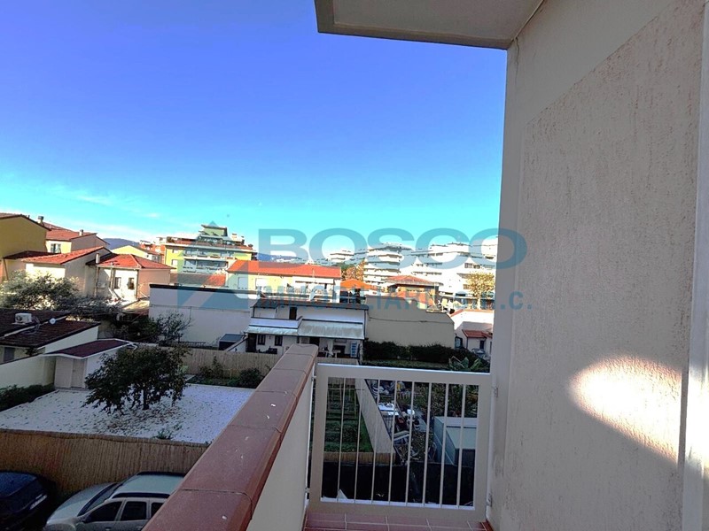 Quadrilocale in Vendita a Carrara, zona Marina Di Carrara, 195'000&euro;, 110 m²