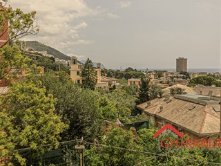 Quadrilocale in Affitto a Genova, zona Borgoratti, 580€, 70 m², arredato