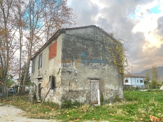 Casa Indipendente in Vendita a Massa, 170'000&euro;, 168 m²