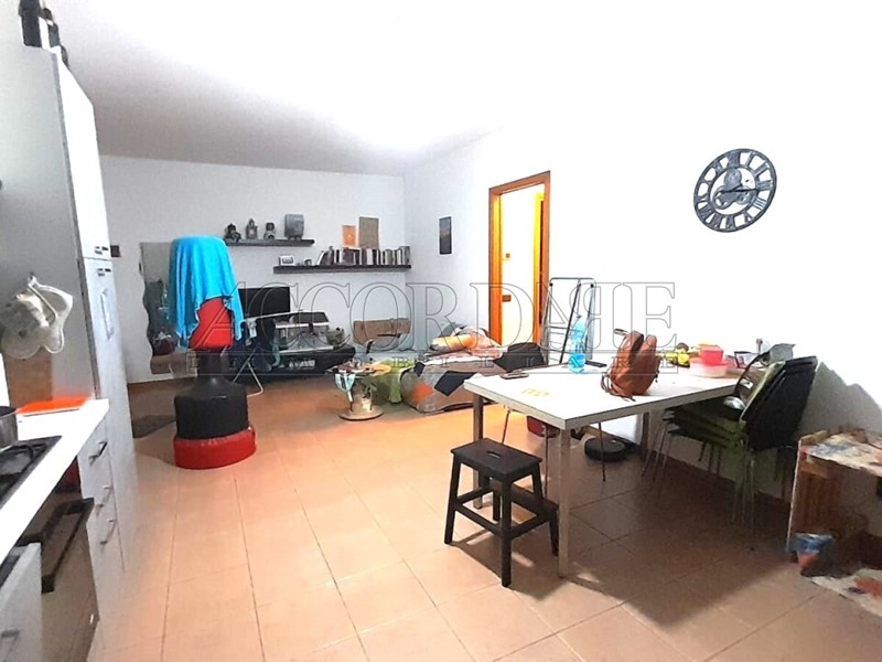 Trilocale in Vendita a Campodoro, 130'000&euro;, 90 m², con Box