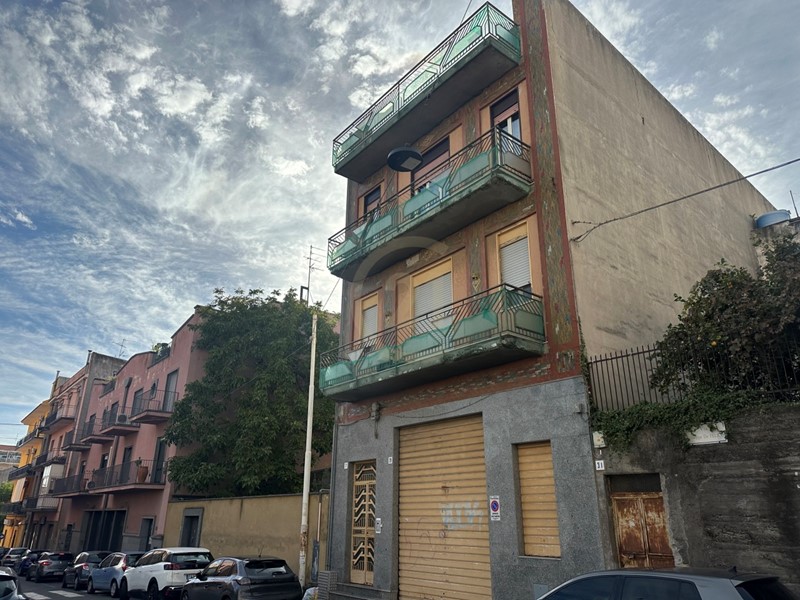 Appartamento in Vendita a Misterbianco, zona Centro, 98'000€, 115 m²