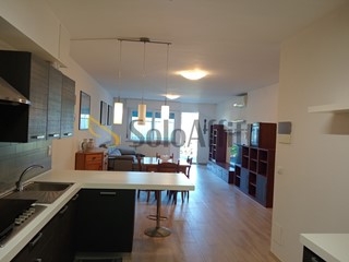 Appartamento in Affitto a Montemarciano, zona Marina, 800&euro;, 125 m²