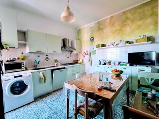 Quadrilocale in Vendita a Sarzana, 250'000€, 100 m²