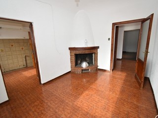 Appartamento in Vendita a San Giuliano Terme, zona Molina di Quosa, 130'000&euro;, 122 m², con Box