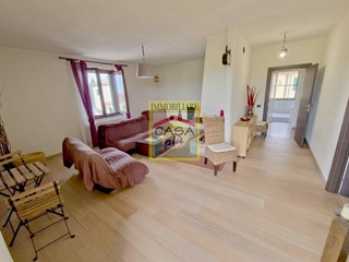 Villa in Vendita a San Giuliano Terme, 480'000&euro;, 260 m², con Box