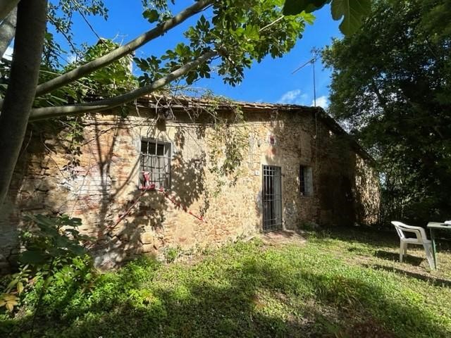 Casa di corte in Vendita a Monteriggioni, 150'000&euro;, 300 m²