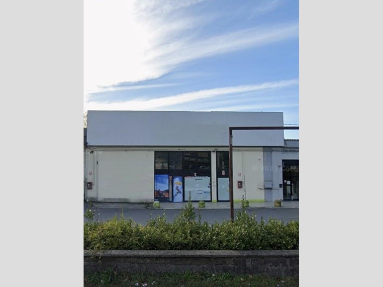 Immobile commerciale in Vendita a Altopascio, 40'398&euro;, 228 m²