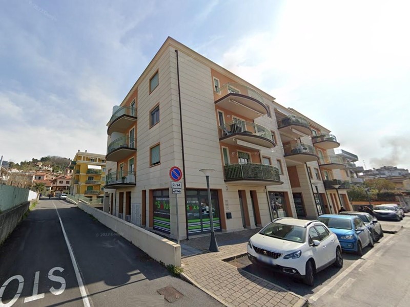 Negozio in Vendita a Massarosa, 43'980&euro;, 81 m²