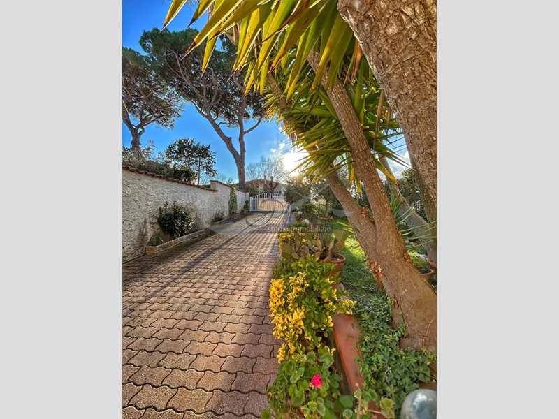 Villetta a schiera in Vendita a Livorno, zona Montenero, 520'000&euro;, 210 m²