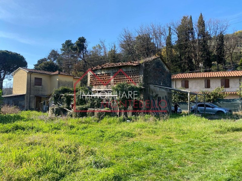 Casa di corte in Vendita a Camaiore, zona Capezzano Pianore, 100'000&euro;, 100 m²