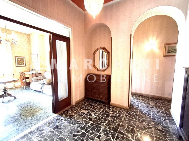 Appartamento in Vendita a Lucca, zona San Marco, 255'000€, 120 m², arredato, con Box