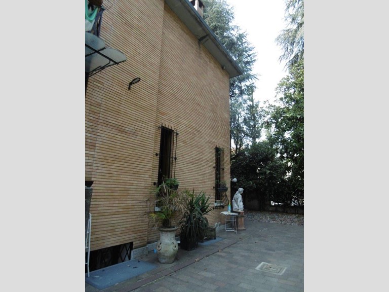 Villa in Vendita a Bovisio Masciago, 288'750&euro;, 639 m², con Box