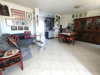 Casa Semi Indipendente in Vendita a Fosdinovo, 199'000€, 120 m², arredato, con Box
