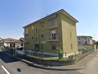 Trilocale in Vendita a Gerenzago, 30'375&euro;, 87 m², con Box