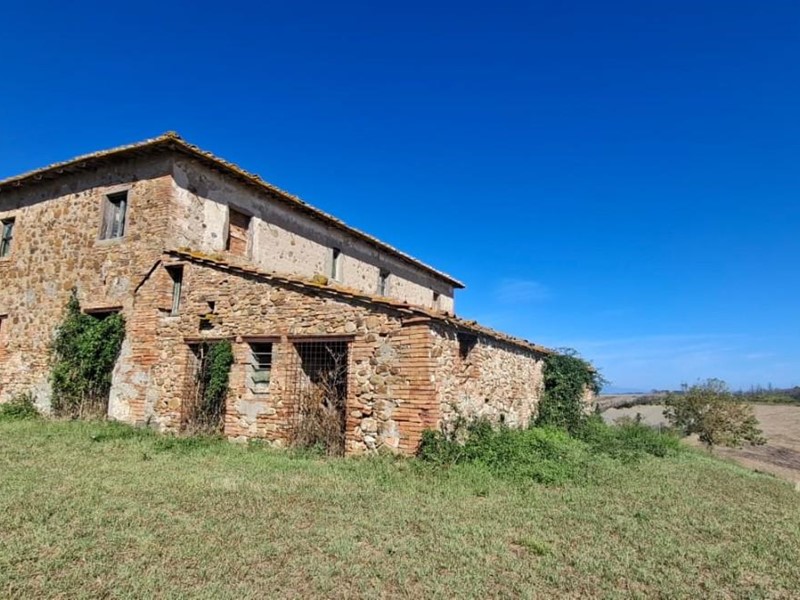 Casale in Vendita a Lajatico, zona Spedaletto, 450'000&euro;, 540 m², con Box