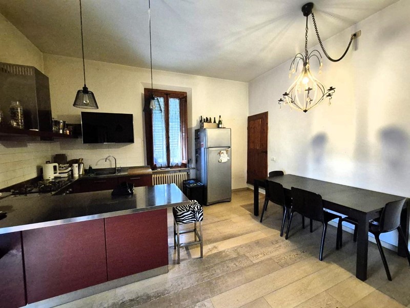 Villa bifamiliare in Vendita a Fucecchio, zona Ponte a Cappiano, 180'000&euro;, 120 m², arredato