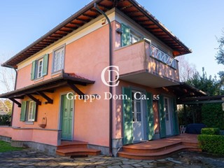 Villa in Vendita a Forte dei Marmi, 3'600'000&euro;, 210 m², arredato