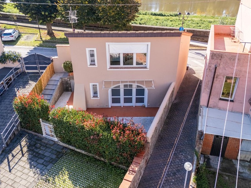Casa Indipendente in Vendita a Calcinaia, 253'000&euro;, 103 m²
