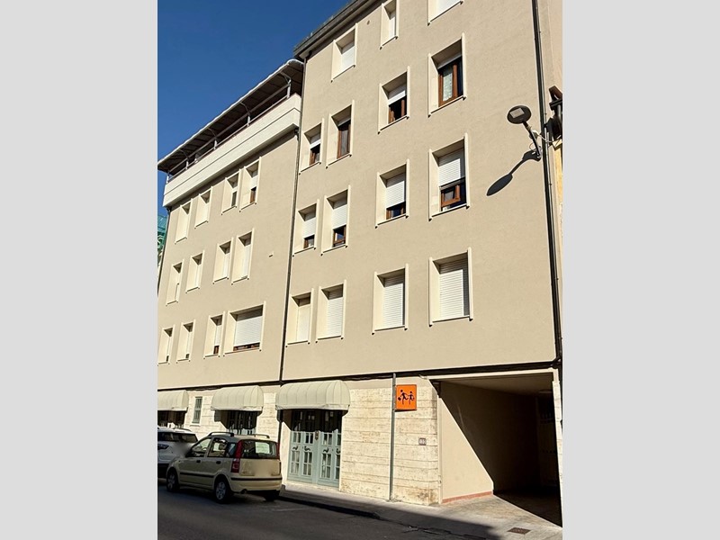 Appartamento in Vendita a Pontedera, 220'000&euro;, 130 m², arredato
