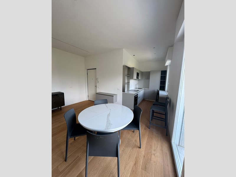 Trilocale in Vendita a Massa, zona Ronchi, 400'000€, 73 m²