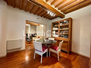 Casa di corte in Vendita a Camaiore, zona Santa Maria Albiano, 230'000&euro;, 82 m², arredato