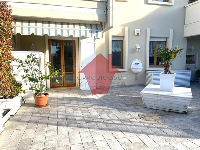 Trilocale in Vendita a Empoli, 210'000&euro;, 60 m², con Box