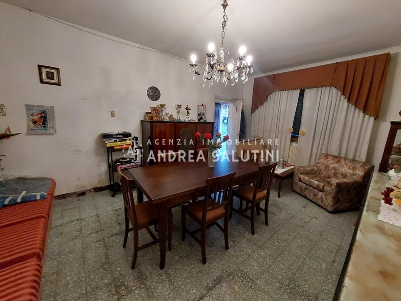 Casa Indipendente in Vendita a Buti, zona La Croce, 159'000&euro;, 152 m², con Box