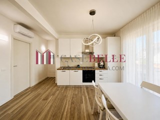 Trilocale in Vendita a Camaiore, zona Lido di Camaiore, 455'000&euro;, 82 m²