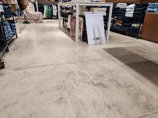 Immobile commerciale in Vendita a Massa, 260'000&euro;, 150 m²