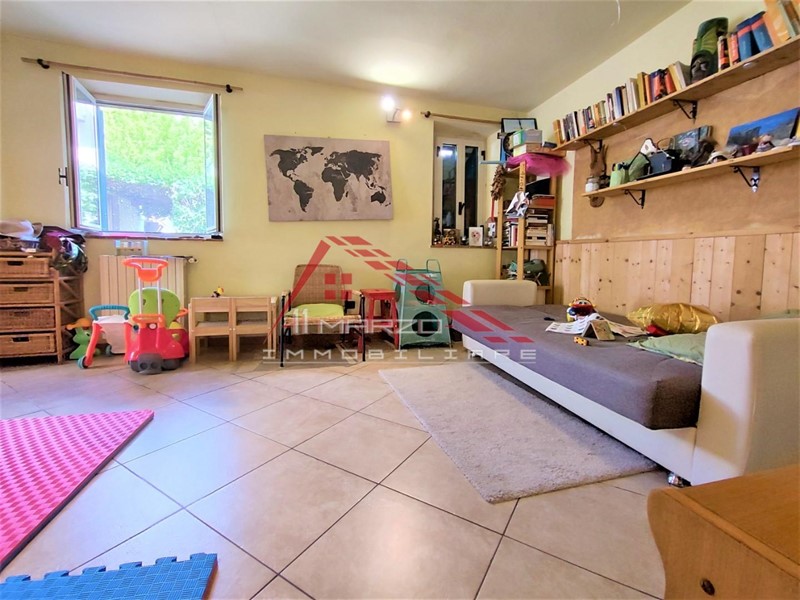 Casa Indipendente in Vendita a Calcinaia, zona Fornacette, 153'000&euro;, 100 m², con Box