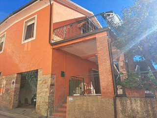 Casa Indipendente in Vendita a Capannoli, 219'000&euro;, 185 m², con Box