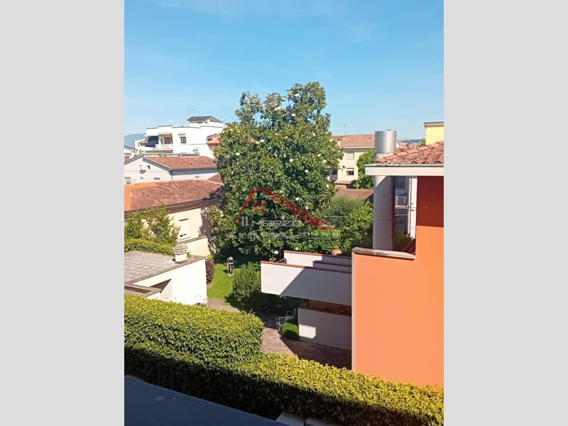 Bilocale in Vendita a Santa Croce sull'Arno, 60'000&euro;, 50 m², con Box