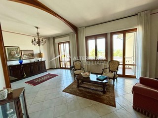 Attico in Vendita a Empoli, 260'000&euro;, 131 m², con Box