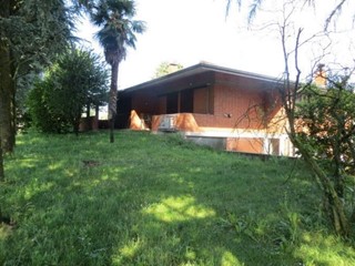 Villa in Vendita a Ozzero, 339'396&euro;, 4306 m², con Box