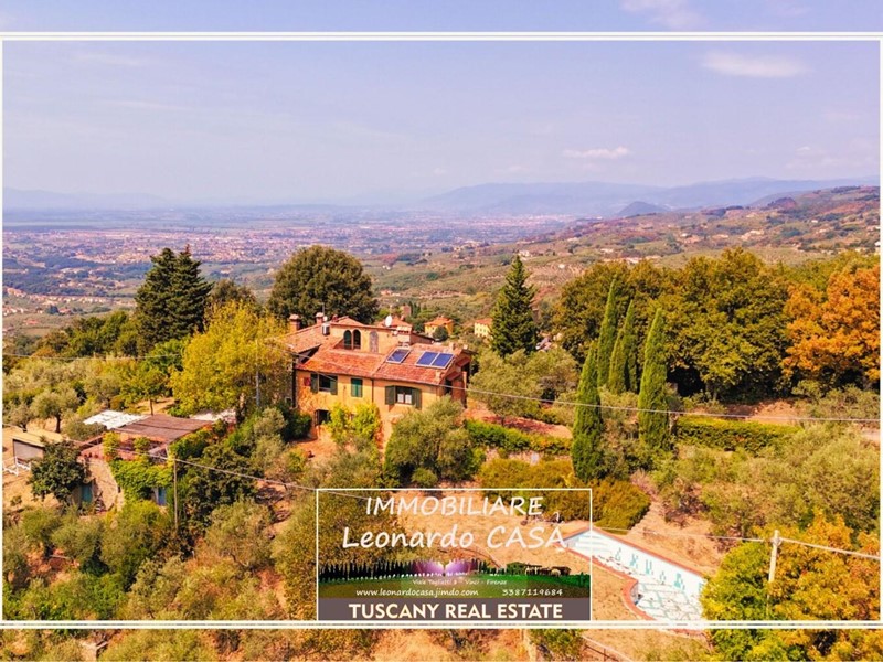 Casale in Vendita a Lamporecchio, 315'000€, 240 m², arredato