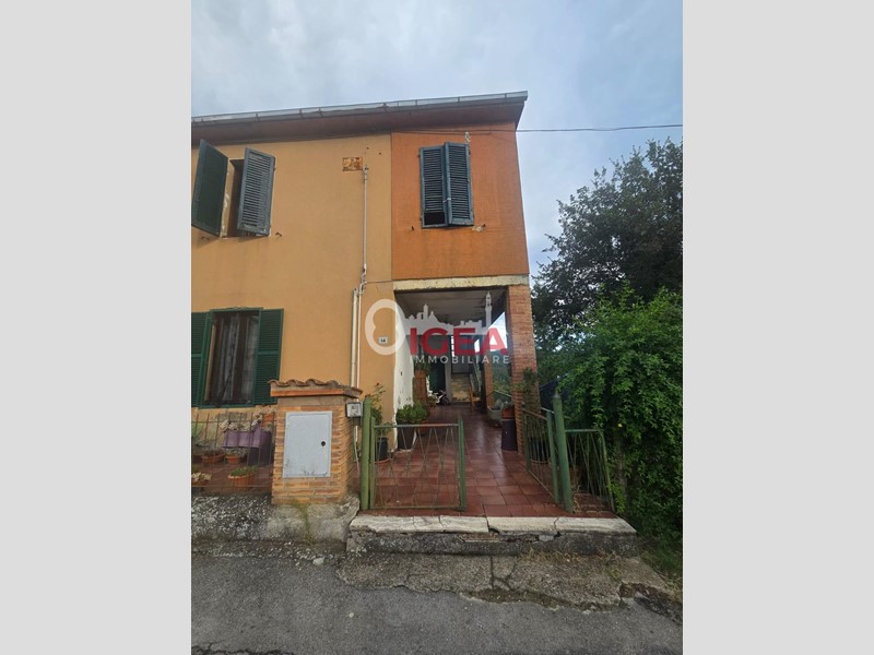 Casa Semi Indipendente in Vendita a Monticiano, 65'000€, 95 m², con Box