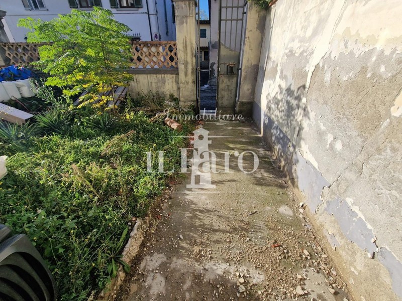 Casa Indipendente in Vendita a Campi Bisenzio, 350'000&euro;, 150 m²