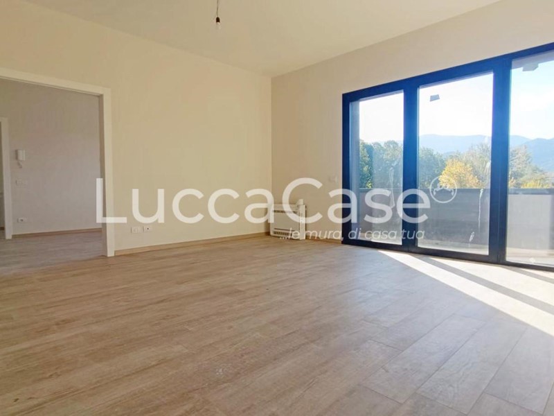 Ufficio in Affitto a Capannori, zona Coselli, 1'100&euro;, 90 m²