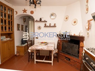 Quadrilocale in Vendita a Follo, zona Tivegna, 69'000&euro;, 55 m², arredato