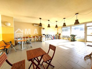 Immobile commerciale in Vendita a Lucca, zona San Marco, 125'000€, 100 m²