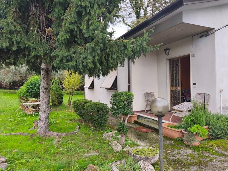 Casa Indipendente in Vendita a Castelnuovo Magra, zona Palvotrisia, 330'000€, 170 m²