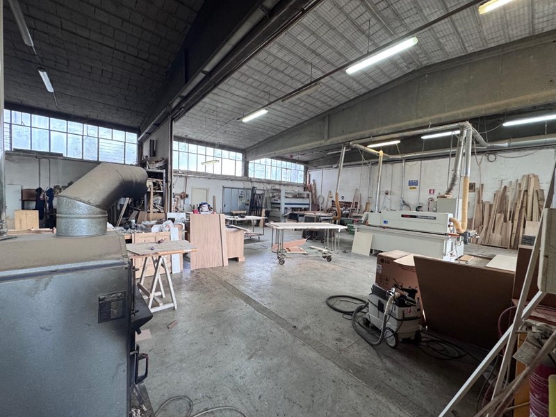 Capannone in Vendita a Casciana Terme Lari, zona La Capannina di Cevoli, 150'000&euro;, 500 m²